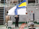 Три украинских военных корабля в Севастопольский бухте захвачены вооруженными людьми