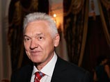 Геннадий Тимченко за день до введения санкций успел продать свою долю акций в Gunvor своему паритетному партнеру по компании Торбьерну Торнквисту. Он стал держателем контрольного пакета акций (87%), еще 13% акций принадлежат другим работникам компании Геннадий Тимченко за день до введения санкций успел продать свою долю акций в Gunvor своему паритетному партнеру по компании Торбьерну Торнквисту. Он стал держателем контрольного пакета акций (87%), еще 13% акций принадлежат другим работникам компании