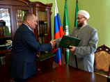 Духовное управление мусульман Республики Татарстан и республиканское Управление Федеральной миграционной службой России подписали соглашение о сотрудничестве, предполагающее помощь мигрантам-мусульманам