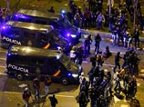 Мирная манифестация, прошедшая в центре Мадрида в субботу вечером, через некоторое время переросла в столкновения с полицейскими. По некоторым данным, демонстранты начали забрасывать представителей сил безопасности камнями, петардами и другими предметами