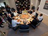 Накануне страны-участницы G8, в числе которых была и Япония, сообщили о невозможности вести диалог в формате "восьмерки"