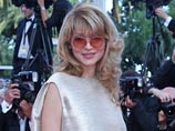 Дочь президента Узбекистана Ислама Каримова, некогда глава медиа-империи и одна из самых могущественных женщин в Центральной Азии Гульнара Каримова, по всей видимости, находится под домашним арестом, причем под наблюдением жестоких охранников Дочь президента Узбекистана Ислама Каримова, некогда глава медиа-империи и одна из самых могущественных женщин в Центральной Азии Гульнара Каримова, по всей видимости, находится под домашним арестом, причем под наблюдением жестоких охранников