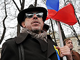 Макаревич, часто и достаточно остро комментирующий общественные и политические события в России, резко осудил попытки "оттяпать Крым" и "рассорить два народа, живущих бок о бок" Макаревич, часто и достаточно остро комментирующий общественные и политические события в России, резко осудил попытки "оттяпать Крым" и "рассорить два народа, живущих бок о бок"