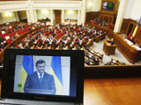 Янукович призвал украинцев провести референдумы о статусе каждого региона. "Не дайте самозванцам Вас использовать!", - говорится в обращении Янукович призвал украинцев провести референдумы о статусе каждого региона. "Не дайте самозванцам Вас использовать!", - говорится в обращении