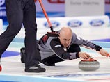 Сборная России потерпела сокрушительное поражение от канадцев на чемпионата мира по керлингу среди мужских команд