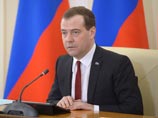 Медведев возглавил "правительственный десант" в Крым: как и обещал, "приехали все вместе" с большим пакетом обещаний для крымчан Медведев возглавил "правительственный десант" в Крым: как и обещал, "приехали все вместе" с большим пакетом обещаний для крымчан