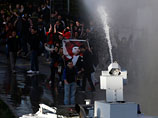 В Турции водометами разогнали недовольных итогами муниципальных выборов