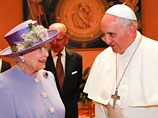 Королева Великобритании Елизавета II в ходе своего однодневного визита в Рим встретилась в четверг с Папой Римским Франциском