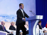Россия не намерена ввозить к себе продукты с ГМО, заявил премьер-министр Дмитрий Медведев