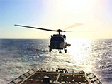 Эсминец ВМС США спасает годовалую девочку, заболевшую на дрейфующей посреди океана яхте
