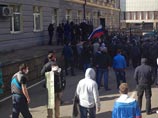Пророссийский митинг в Донецке: люди в масках вломились в областную администрацию