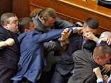 Разнять участников драки удалось примерно через пять минут Разнять участников драки удалось примерно через пять минут