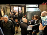 Во Львове митингующие взяли штурмом здание областной прокуратуры