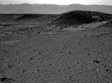 Поклонники НЛО со всего мира заинтригованы снимками с американского марсохода Curiosity, на которых можно заметить светлые пятна, похожие на яркие вспышки света, сообщает NBC News. Кадры были сделаны и переданы на землю 2 и 3 апреля