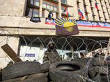 В Донецке, где сепаратисты удерживают областную госадминистрацию, власти надеются уже в четверг достичь консенсуса с протестующими В Донецке, где сепаратисты удерживают областную госадминистрацию, власти надеются уже в четверг достичь консенсуса с протестующими