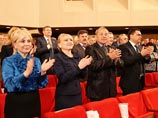"От бесправной автономии в составе Украины до субъекта РФ": Госсовет Крыма единогласно принял Конституцию "От бесправной автономии в составе Украины до субъекта РФ": Госсовет Крыма единогласно принял Конституцию