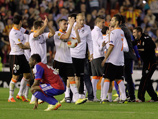 Полуфинальную пару Лиги Европы УЕФА по итогам состоявшейся в пятницу швейцарском Ньоне жеребьевки составили две испанские футбольные команды - "Севилья" и "Валенсия"