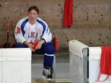 Хоккейный клуб СКА объявил о расторжении контракта с защитником Евгением Рясенским. Инициатором разрыва контракта с 26-летним игроком, действовавшего до 2016 года, выступил клуб из Санкт-Петербурга