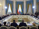 Премьер-министр РФ Дмитрий Медведев выступил на пресс-конференции с подробным комментарием по ключевым проблемам на Украине
