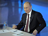 Значительная часть передачи была посвящена личности Путина. Так, Песков рассказал, что президент уговорил его бросить курить, что он не пользуется мобильным телефоном, не собирается создавать аккаунты в соцсетях и иногда находит смешными "фотожабы" со сво Значительная часть передачи была посвящена личности Путина. Так, Песков рассказал, что президент уговорил его бросить курить, что он не пользуется мобильным телефоном, не собирается создавать аккаунты в соцсетях и иногда находит смешными "фотожабы" со сво