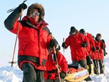 Экспедиция с участием Астахова, полярников Матвея Шпаро и Бориса Смолина и семерых детей стартовала 10 апреля с дрейфующей станции "Барнео" Экспедиция с участием Астахова, полярников Матвея Шпаро и Бориса Смолина и семерых детей стартовала 10 апреля с дрейфующей станции "Барнео"