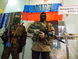 В Луганске пророссийски настроенные жители тоже решили выбрать "своего" губернатора. Им стал командир так называемой армии юго-востока Валерий Болотов