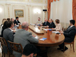 Президентский Совет по правам человека (СПЧ) не прекращает попытки предотвратить принятие в России спорного закона о блоггерах, вызвавшего резко негативную реакцию интернет-общественности Президентский Совет по правам человека (СПЧ) не прекращает попытки предотвратить принятие в России спорного закона о блоггерах, вызвавшего резко негативную реакцию интернет-общественности