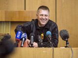 Госдеп обеспокоен задержанием американского журналиста в Славянске. "Отпустим, если у него документы в порядке", - успокаивают ополченцы Госдеп обеспокоен задержанием американского журналиста в Славянске. "Отпустим, если у него документы в порядке", - успокаивают ополченцы