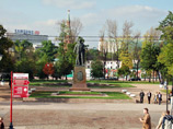 Организаторы митинга 6 мая приняли предложение мэрии Москвы отказаться от проведения в этот день демонстрации в центре Москвы, но будут пытаться договориться с властями о проведении митинга на Болотной площади