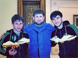 Рамзан Кадыров вручил игрокам "Терека" золотые бутсы