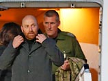"Что касается самих задержанных, в первый момент в них чувствовалась некоторая тревожность. Их старший немецкий товарищ сказал, что слышал мою фамилию и был информирован о моих действиях по их освобождению", - уточнил Лукин "Что касается самих задержанных, в первый момент в них чувствовалась некоторая тревожность. Их старший немецкий товарищ сказал, что слышал мою фамилию и был информирован о моих действиях по их освобождению", - уточнил Лукин