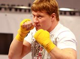 Поветкин подписал контракт на бой с Мануэлем Чарром Поветкин подписал контракт на бой с Мануэлем Чарром