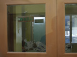 В карантинном отделении больницы также находится 50-летняя жительница Медана, которая тоже вернулась из Саудовской Аравии