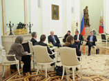Путин призвал Киев прекратить "военные и карательные" операции, а Юго-восток - перенести референдум Путин призвал Киев прекратить "военные и карательные" операции, а Юго-восток - перенести референдум