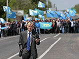 Глава крымско-татарского народа Мустафа Джемилев опасается беспорядков в Крыму в следующие выходные. По его словам, связано это с тем, что новые власти не разрешают провести митинг 18 мая
