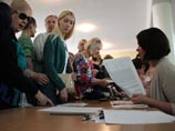 В Донецкой и Луганской областях считают голоса на референдумах о статусе: "за" до 90%