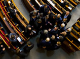 Тимошенко призвала "сшить" страну, проведя общенациональный круглый стол в Донецке Тимошенко призвала "сшить" страну, проведя общенациональный круглый стол в Донецке