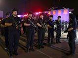 В Пекине усилили полицию, расположив на основных улицах города 150 бронемашин для борьбы с терроризмом В Пекине усилили полицию, расположив на основных улицах города 150 бронемашин для борьбы с терроризмом