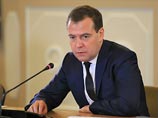 Медведев поручил Минфину сократить каждого десятого госслужащего