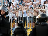 В Краснодаре на стадионе фанаты "Зенита" избили съемочную группу Life News
