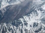 Было установлено, что с северо-западного склона горы Казбек на территории Грузии  сошла часть ледника Девдорак