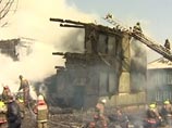 В поселке Дальний Нижнеилимского района Иркутской области, где в воскресенье вспыхнули жилые дома из-за лесного пожара, пожар локализован, однако о полной ликвидации горения пока не сообщается