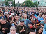 В самопровозглашенной "Луганской народной республике" выбрали главу, руководителя правительства и утвердили конституцию