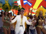 Исполнителем гимна стал американский репер Pitbull, вместе с ним спели поп-дива Дженнифер Лопес и бразильская певица Клаудиа Лейтте