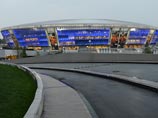 Отмененный в Мариуполе "Марш мира", объявленный олигархом Ахметовым, провели на его стадионе в Донецке Отмененный в Мариуполе "Марш мира", объявленный олигархом Ахметовым, провели на его стадионе в Донецке