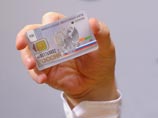 Глава ФМС показал призванную заменить паспорта россиян на электронную карту, отсрочив при этом ее внедрение Глава ФМС показал призванную заменить паспорта россиян на электронную карту, отсрочив при этом ее внедрение