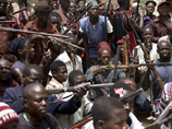 Нигерия официально попросила Совет Безопасности ООН включить нигерийскую группировку "Боко Харам", замешанную в громком похищении сотен школьниц, в список террористических организаций, связанных с "Аль-Каидой"