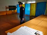 Выборы проходят в условиях продолжающейся антитеррористической операции на юго-востоке страны, в Донецкой и Луганской областях ждут провокаций