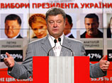 Необходимости проводить второй тур голосования нет, а это значит, что Петр Порошенко, лидирующий по ходу подсчета голосов, становится президентом Незалежной