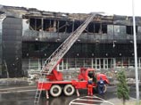 В Донецке неизвестные разграбили и подожгли хоккейную арену "Донбасса"